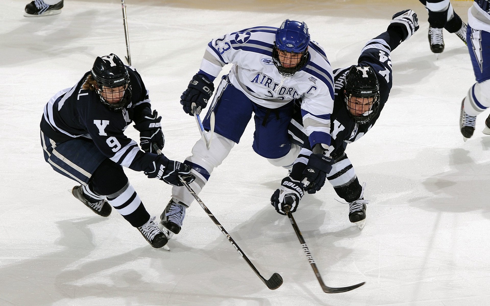 开云体育下载官网-法国橄榄球的未来蓝图：阵容深度与战术创新双重发展，法国橄榄球运动员